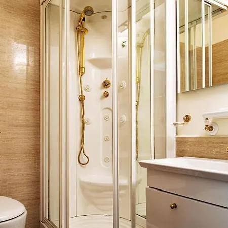 Luxury 4 Bedrooms