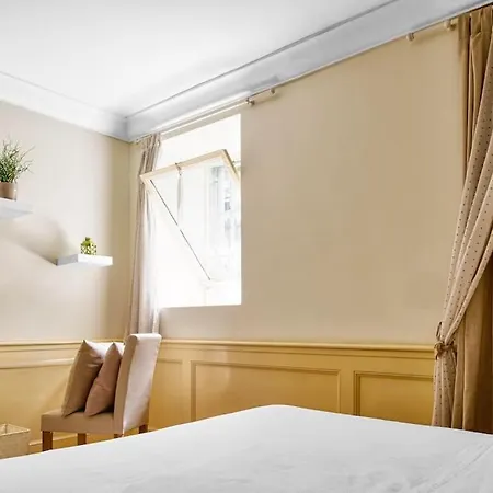 Luxury 4 Bedrooms *